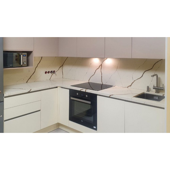 Столешница из кварцевого агломерата и стеновые панели Etna Quartz Sofita Beige