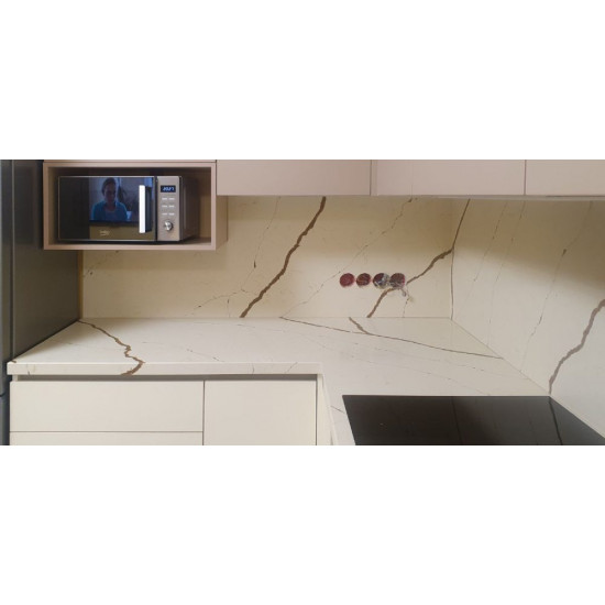 Столешница из кварцевого агломерата и стеновые панели Etna Quartz Sofita Beige